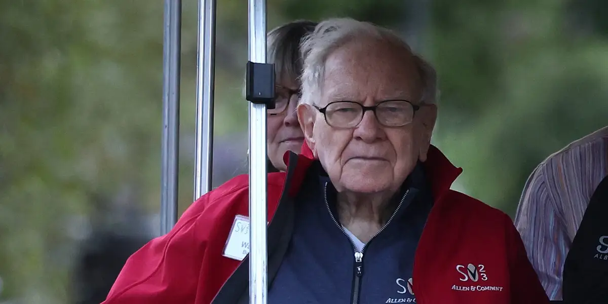 Featured image for "Warren Buffett Leads Biggest Philanthropic Contributions"