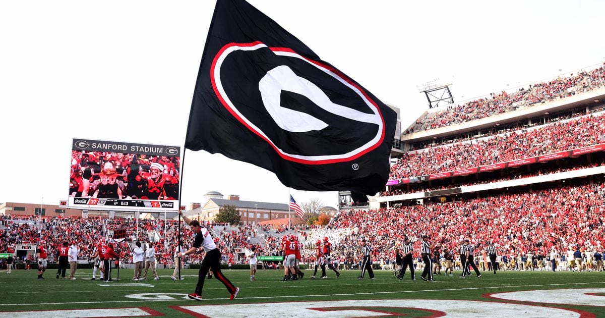 "2024 National Signing Day: Georgia Bulldogs' Recruiting Battle and Top Uncommitted Players"