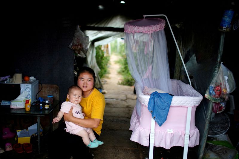 "Xi Calls for Women to Lead China's Family and Modernization"