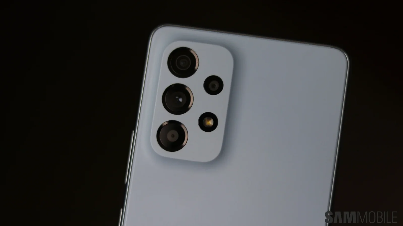 Samsung Galaxy phones see major price drops in limited time deals.