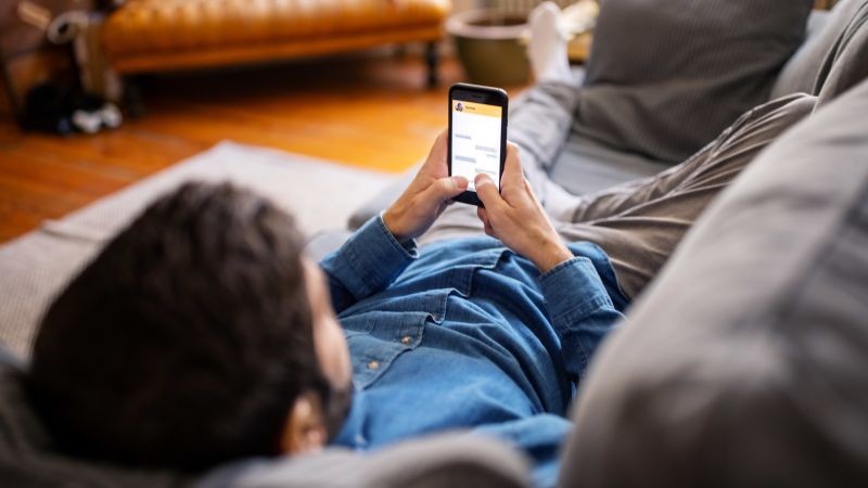 Featured image for Mobile Phone Use Linked to Decreased Sperm Count, Study Warns