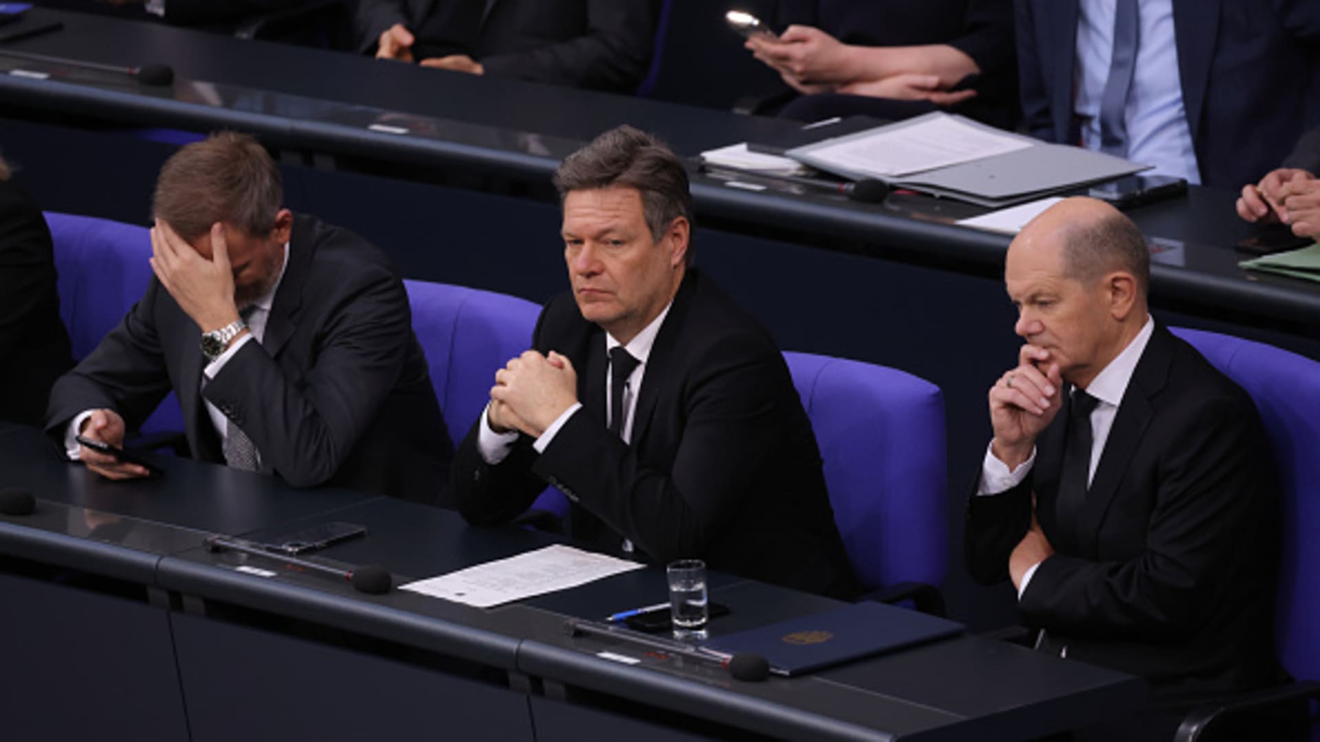 Featured image for Germany's Government Faces Collapse Amid Economic Policy Dispute