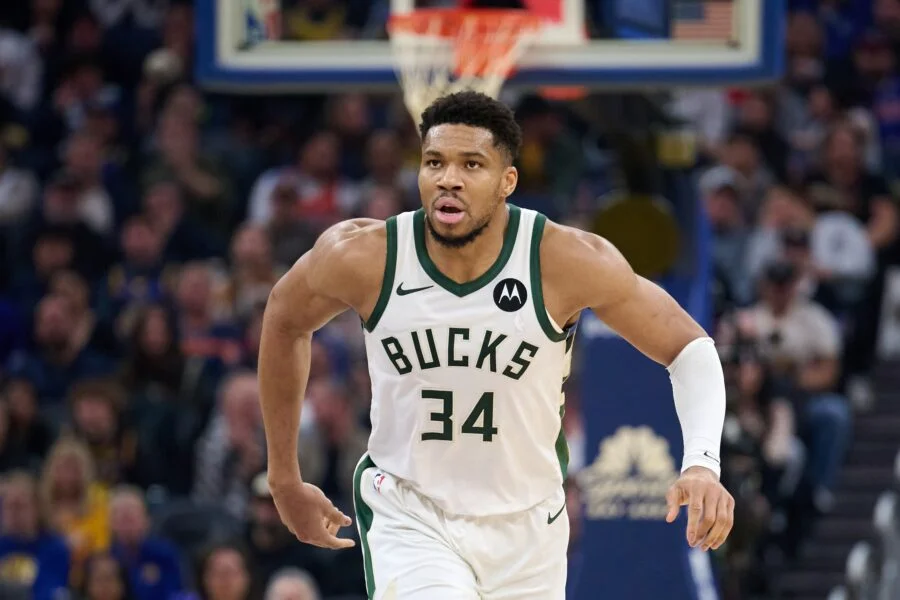 Giannis Trade Buzz Stalls as Bucks Weigh Options