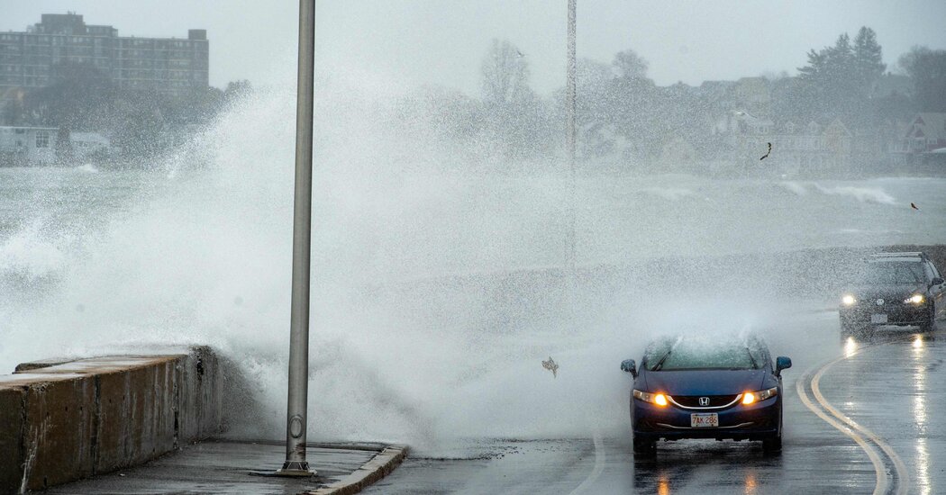 "Spring Nor'easter Brings Heavy Snow and Rain to New England and Massachusetts"