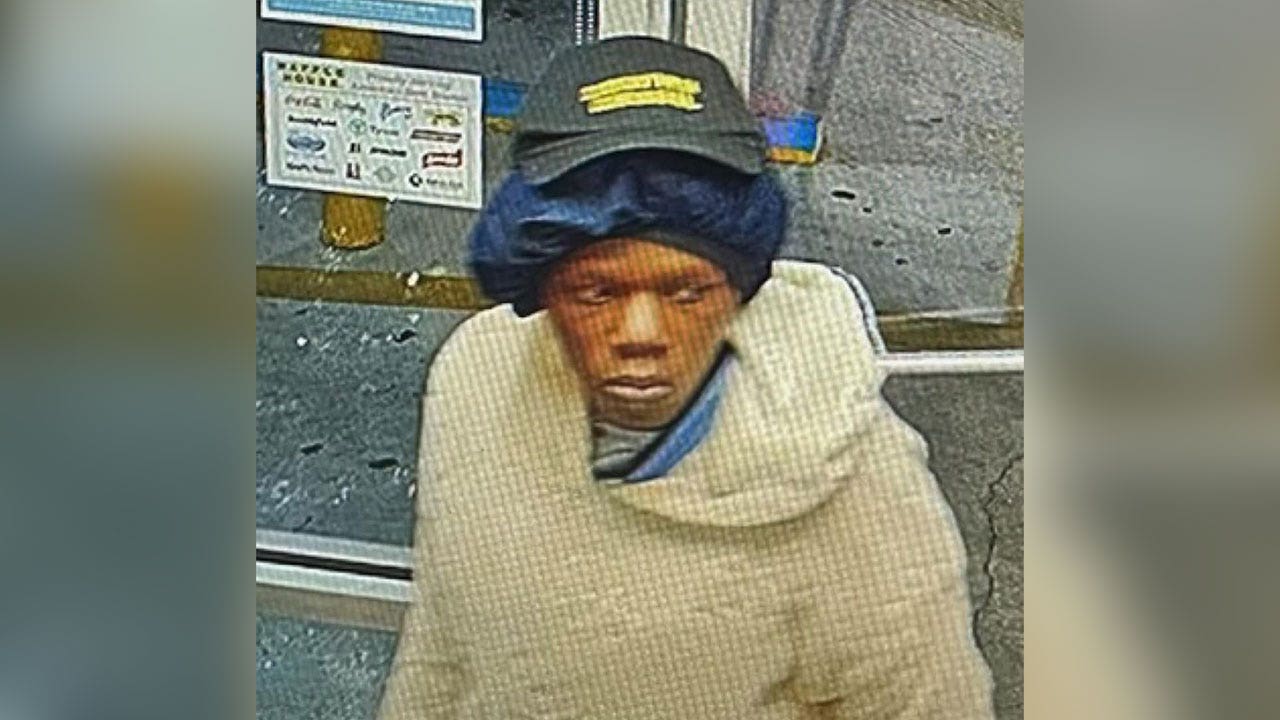 Imposter Woman Poses as Waffle House Employee, Steals Cash