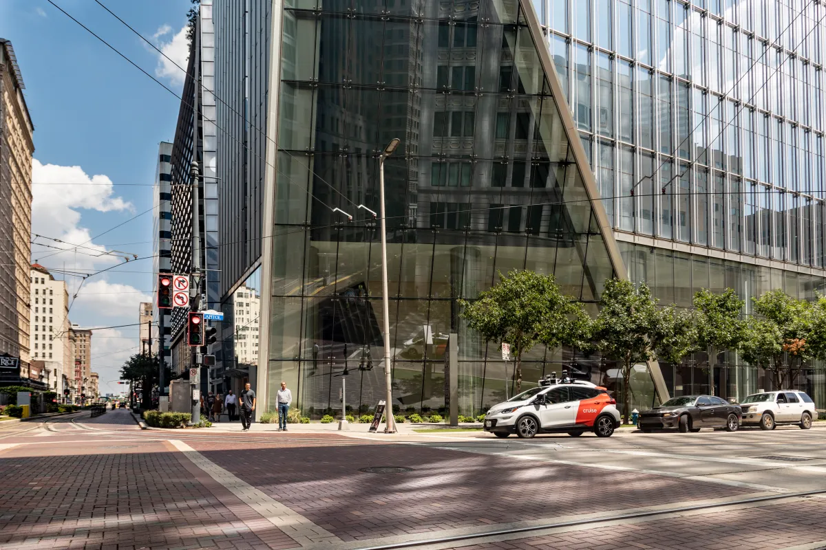 GM Shuts Down Cruise Robotaxi Program, Restructures Autonomous Efforts