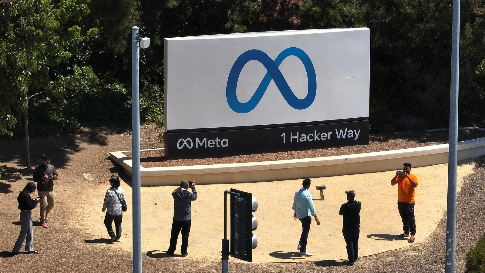 Meta Platforms Experience Major Outages Across Services