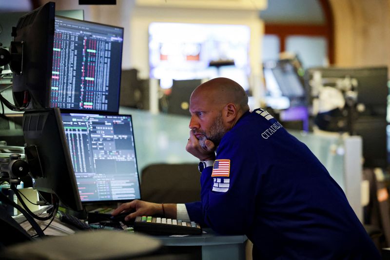 Featured image for Hedge Funds See Record Inflows in Early 2025