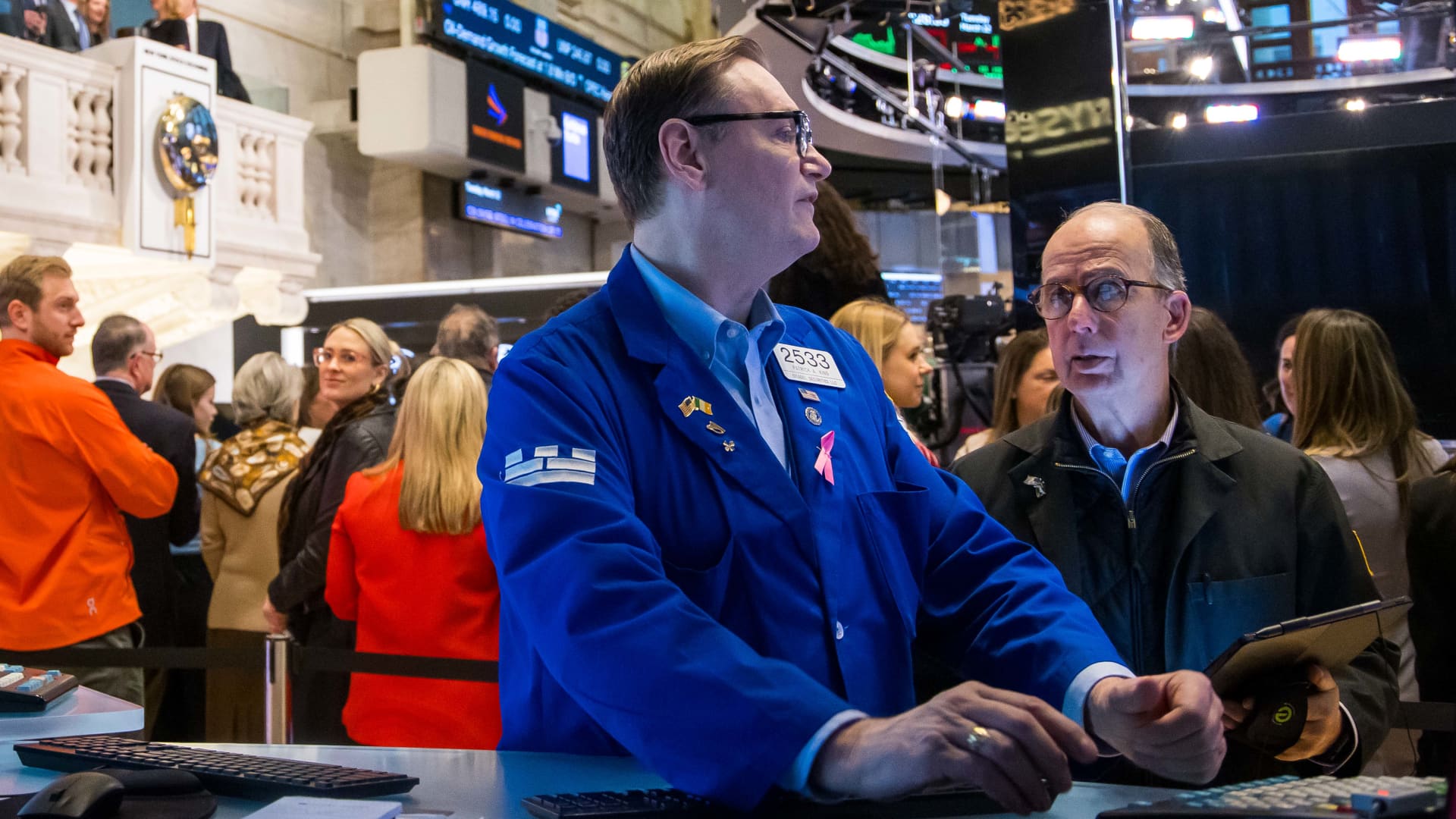 "Stocks Slip as Inflation Data and Fed Rate Speculation Rattle Investors"