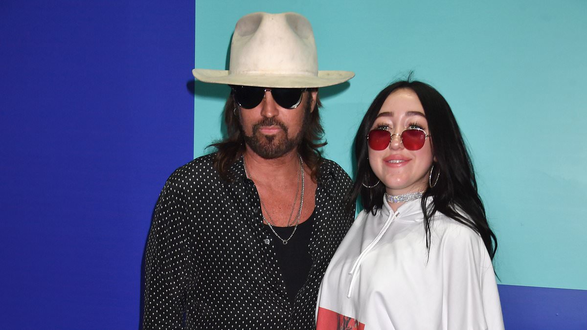 "Noah Cyrus Stays Loyal to Dad Billy Ray Amid Family Drama"