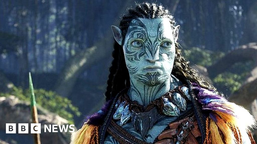 Cineworld abandons sale plans and unveils restructuring deal.