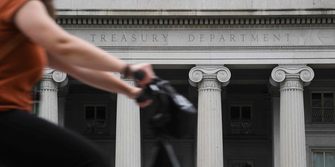 Bond Market Turmoil: Treasury ETFs Plummet as Yields Soar