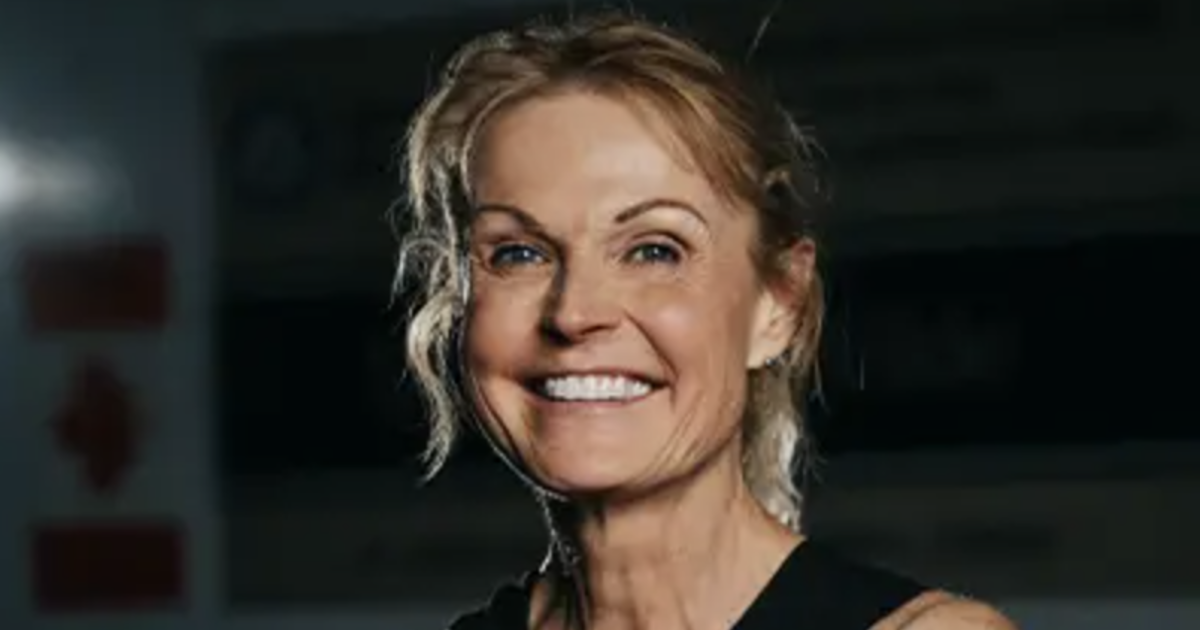 Featured image for "58-Year-Old Grandmother Shatters World Planking Record with 4.5-Hour Hold"