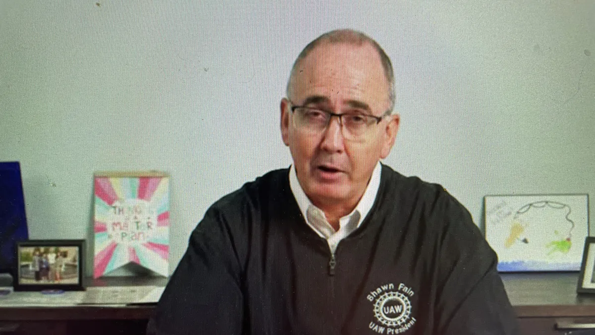 Featured image for UAW President Outlines Changes for Bargaining.