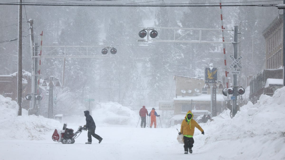 "Record-breaking California Blizzard Buries Sierra Nevada in 7 Feet of Snow"