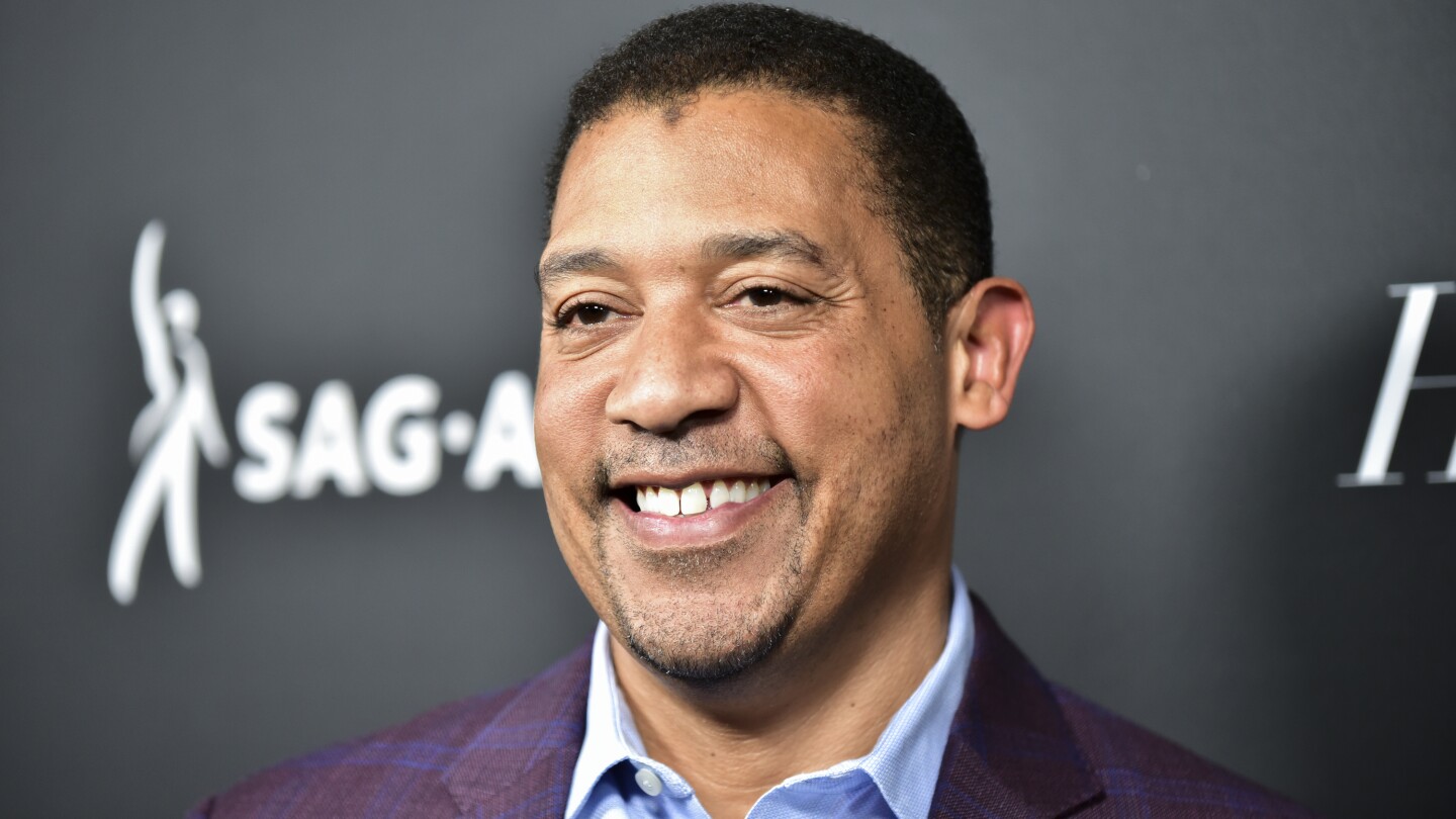 Featured image for NFLPA appoints David White as interim executive director amid leadership transition