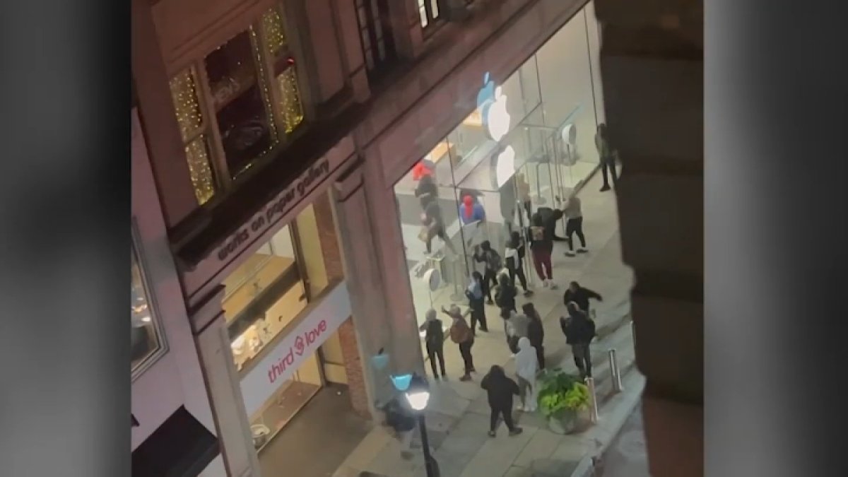 Philadelphia Influencer Livestreams Looting, Sparks Arrests and Store Closures