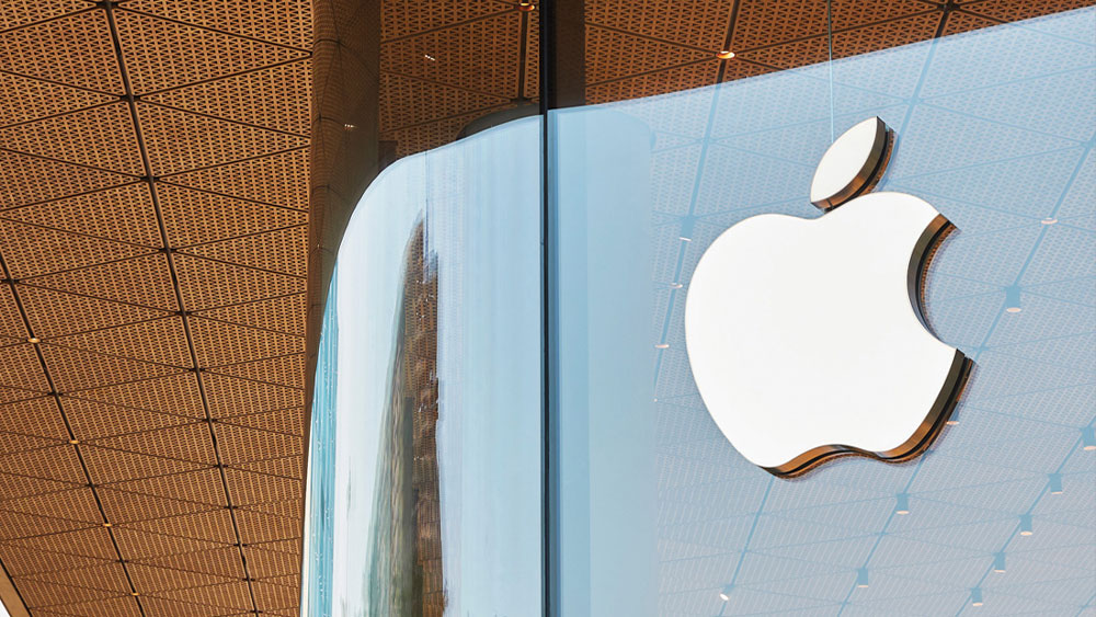 Apple signs multibillion-dollar chip deal with Broadcom for US-made components.