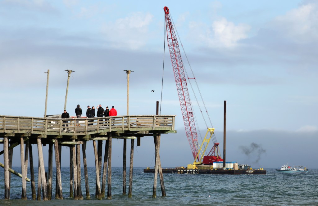 "Recovery of Car That Drove Off Virginia Beach Fishing Pier Postponed Due to Bad Weather"