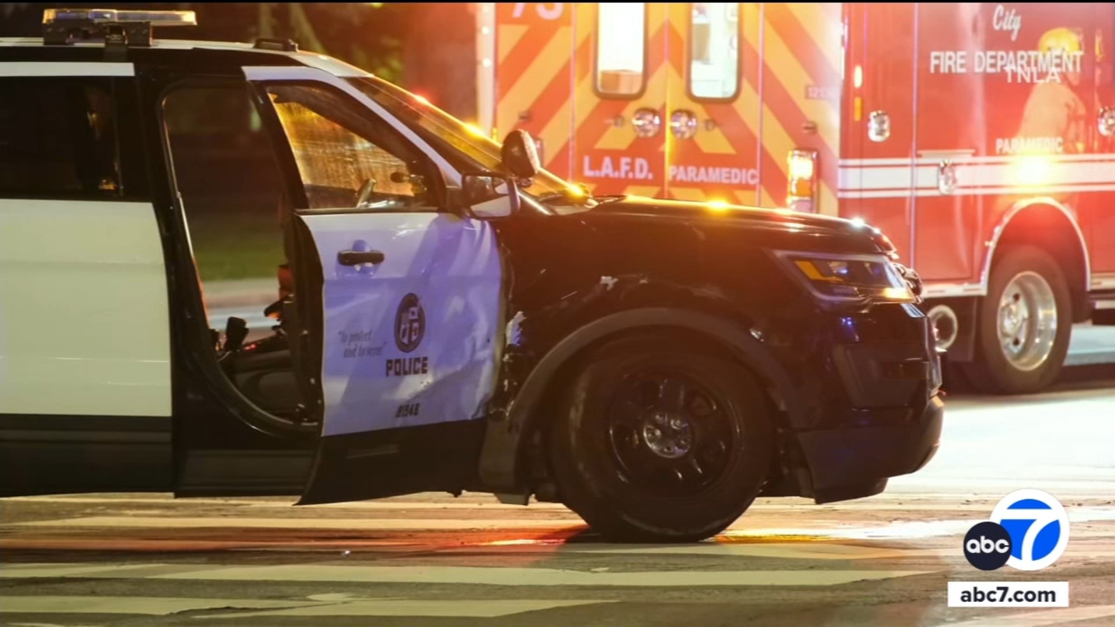 Featured image for Reseda Crash Injures 4, Including 2 Officers