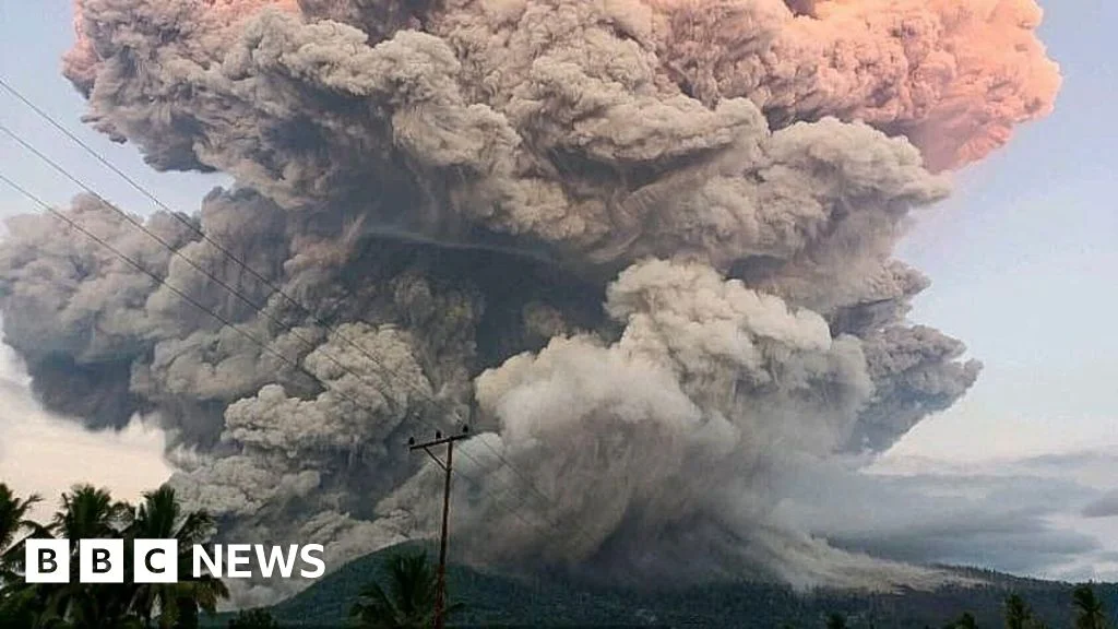 Indonesia's Mount Lewotobi Laki Laki Erupts, Prompting High Alert and Flight Cancellations