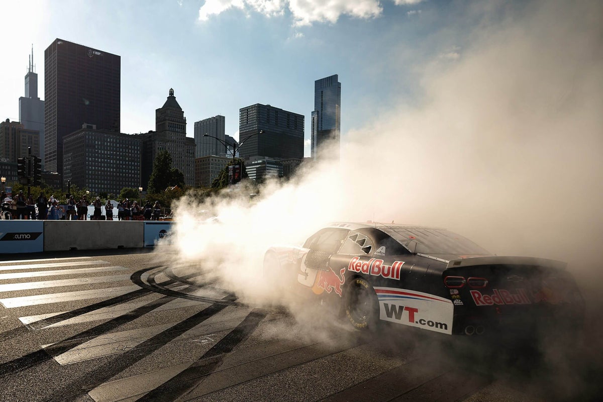 Featured image for NASCAR Chicago Street Race: Fans Celebrate Third Day in Grant Park