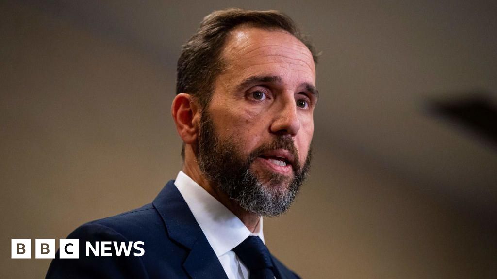 Featured image for Authorities Investigate Ex-Trump Prosecutor Jack Smith for Alleged Political Violations