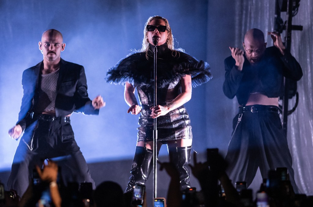 Kesha Alters 'TiK ToK' Lyrics, Removes Diddy's Name Amid Cassie Lawsuit