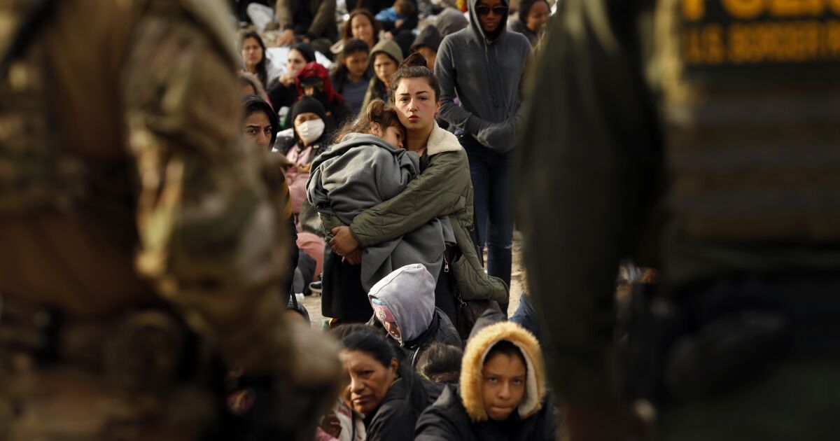 Featured image for Biden shortens time for migrant legal representation, following Trump's Title 42 policy.