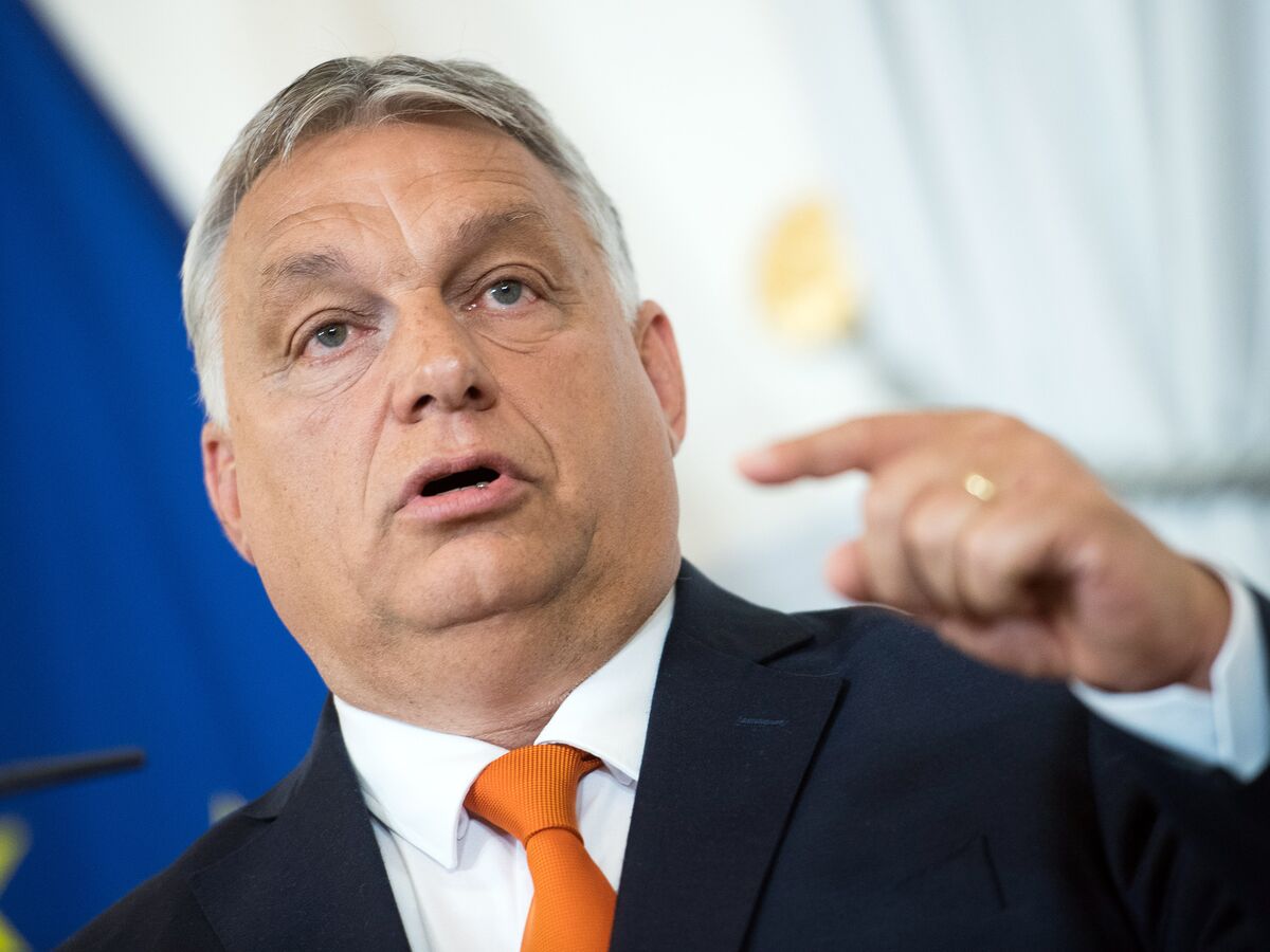 "Sweden's NATO Bid Approved as Hungary Buys Swedish Fighter Jets"