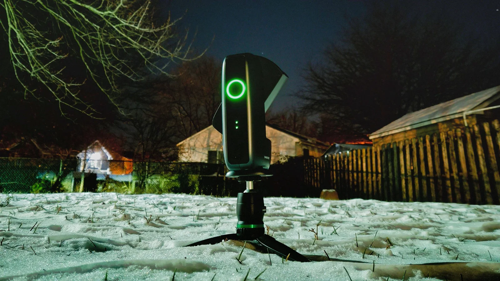 Pocket-Sized Telescope Dwarfs Galaxy S26 Ultra in Deep-Space Imaging