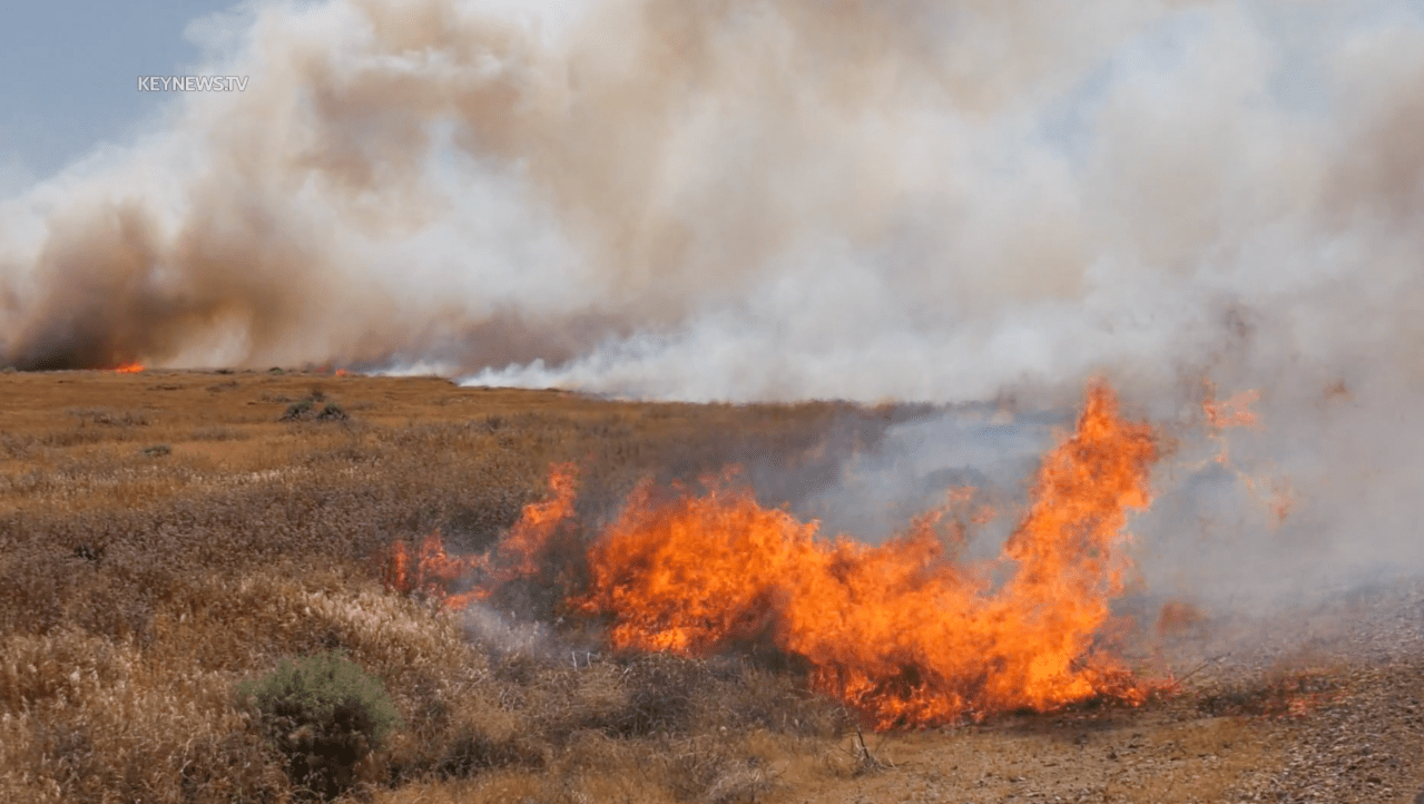 Featured image for Antelope Valley wildfire contained by fire crews.