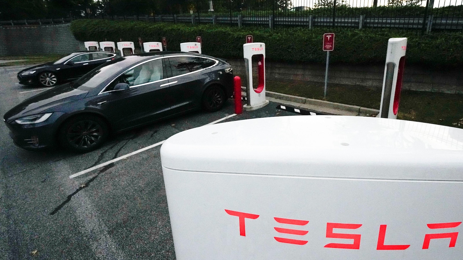 Tesla Warns of Slower Growth and Earnings Tumble