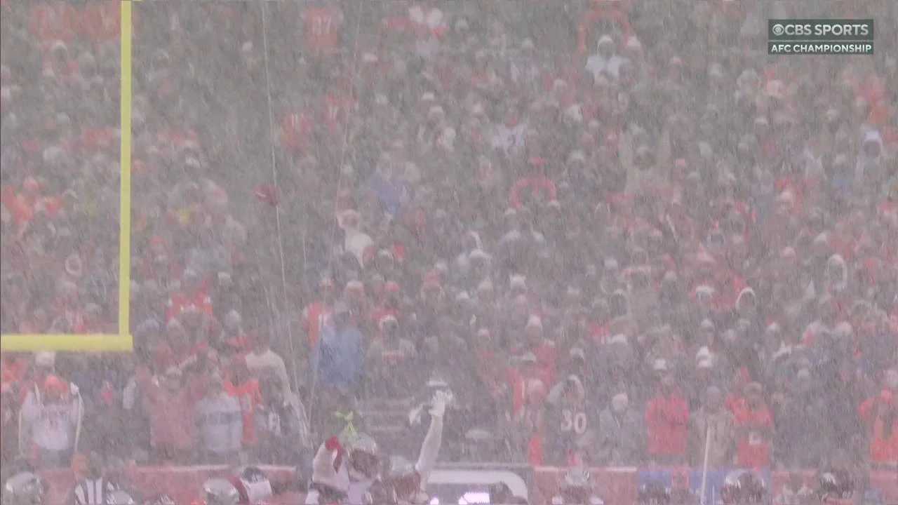 Taylor III's Fingertip Deflection Forces Will Lutz Miss FG