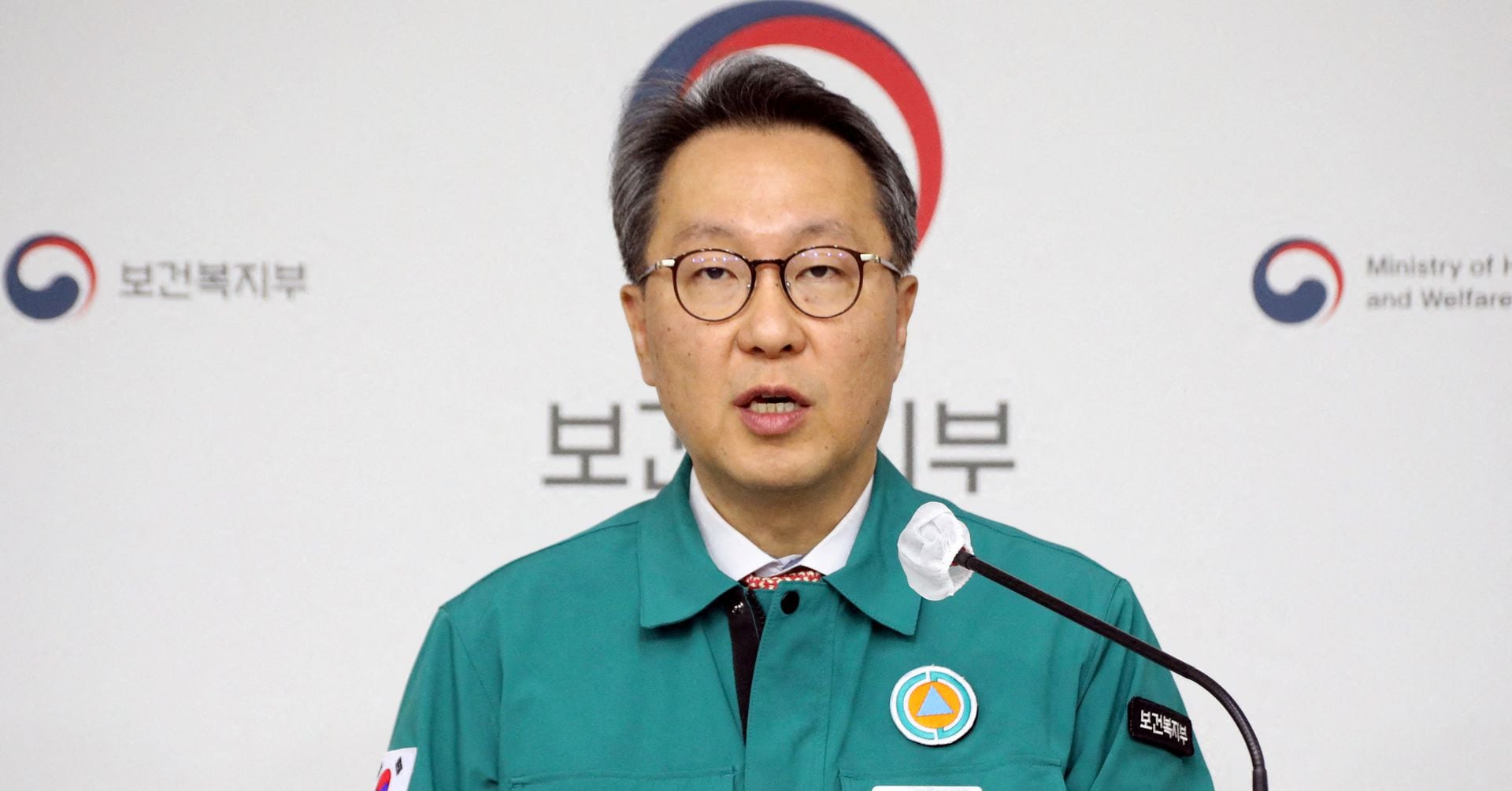 "South Korean Trainee Doctors Defy Pressure, Continue Strike Despite Threats"