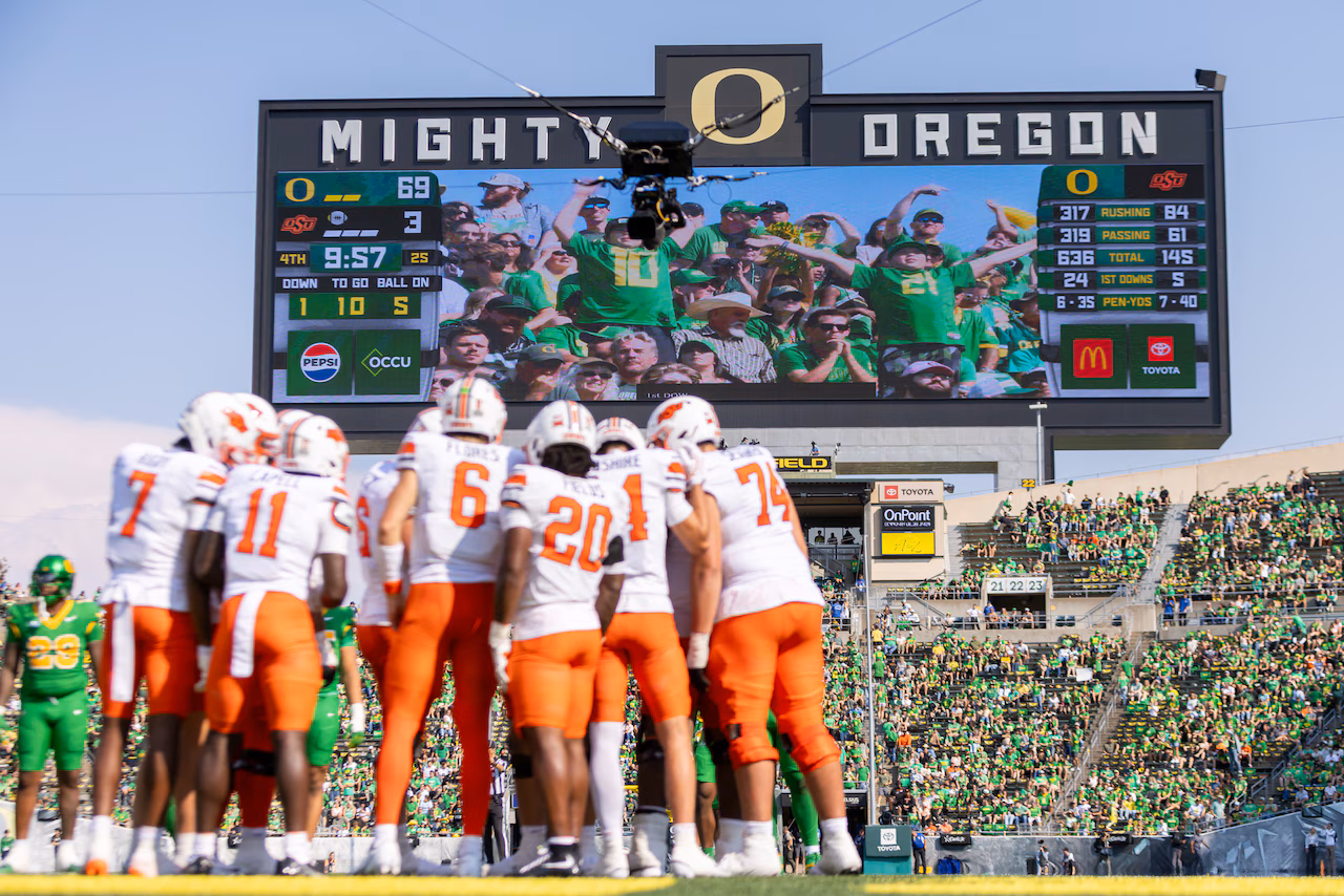 Featured image for Oregon Dominates Oklahoma State in Lopsided Victory