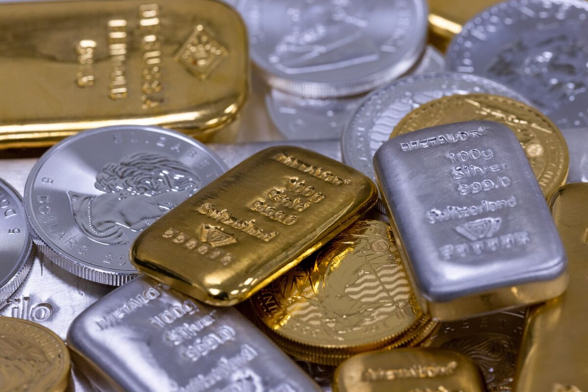 Featured image for Gold and Silver Suffer Biggest Declines in Years Amid Market Turmoil