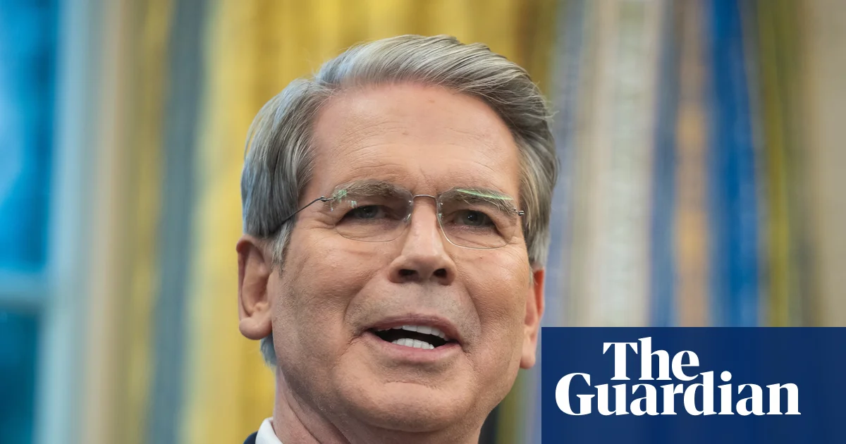 Featured image for US Officials Defend Trump Tariffs Amid Manufacturing Concerns