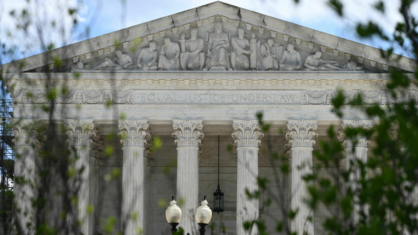 Featured image for Supreme Court decisions chip away at union power to strike.