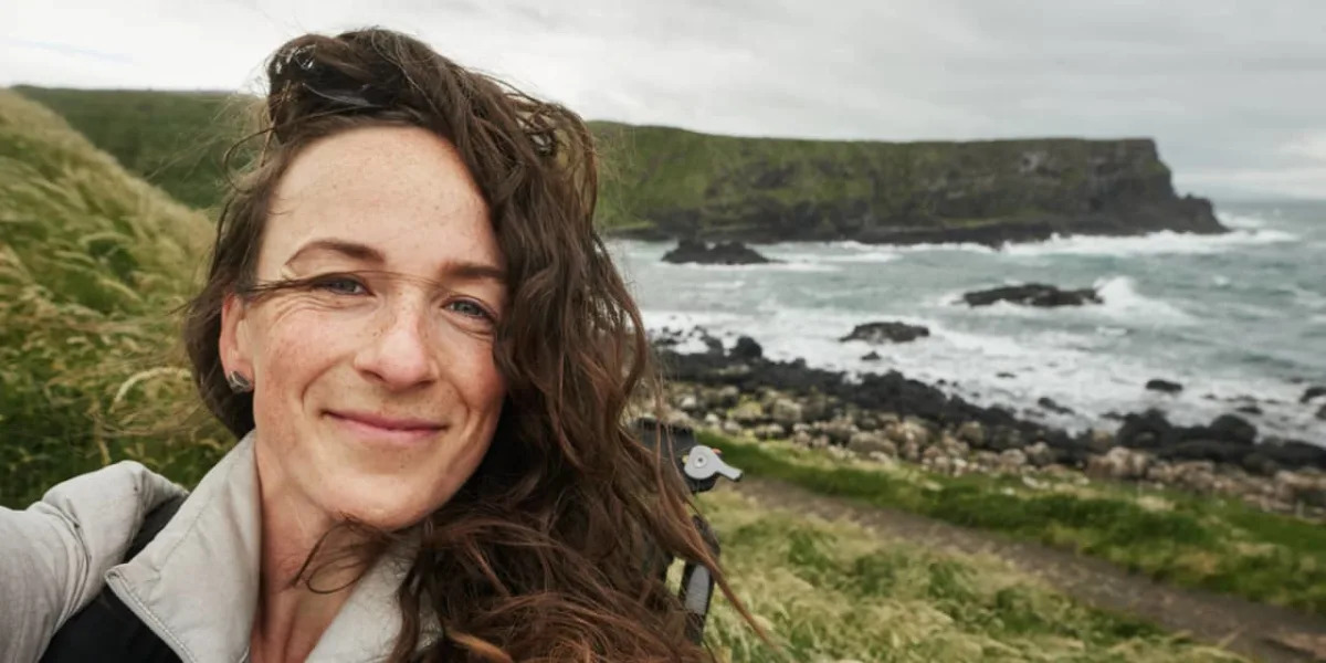 Featured image for "Out-of-Towner's Dinner Invitation Sparks Controversy Over Overnight Stay"