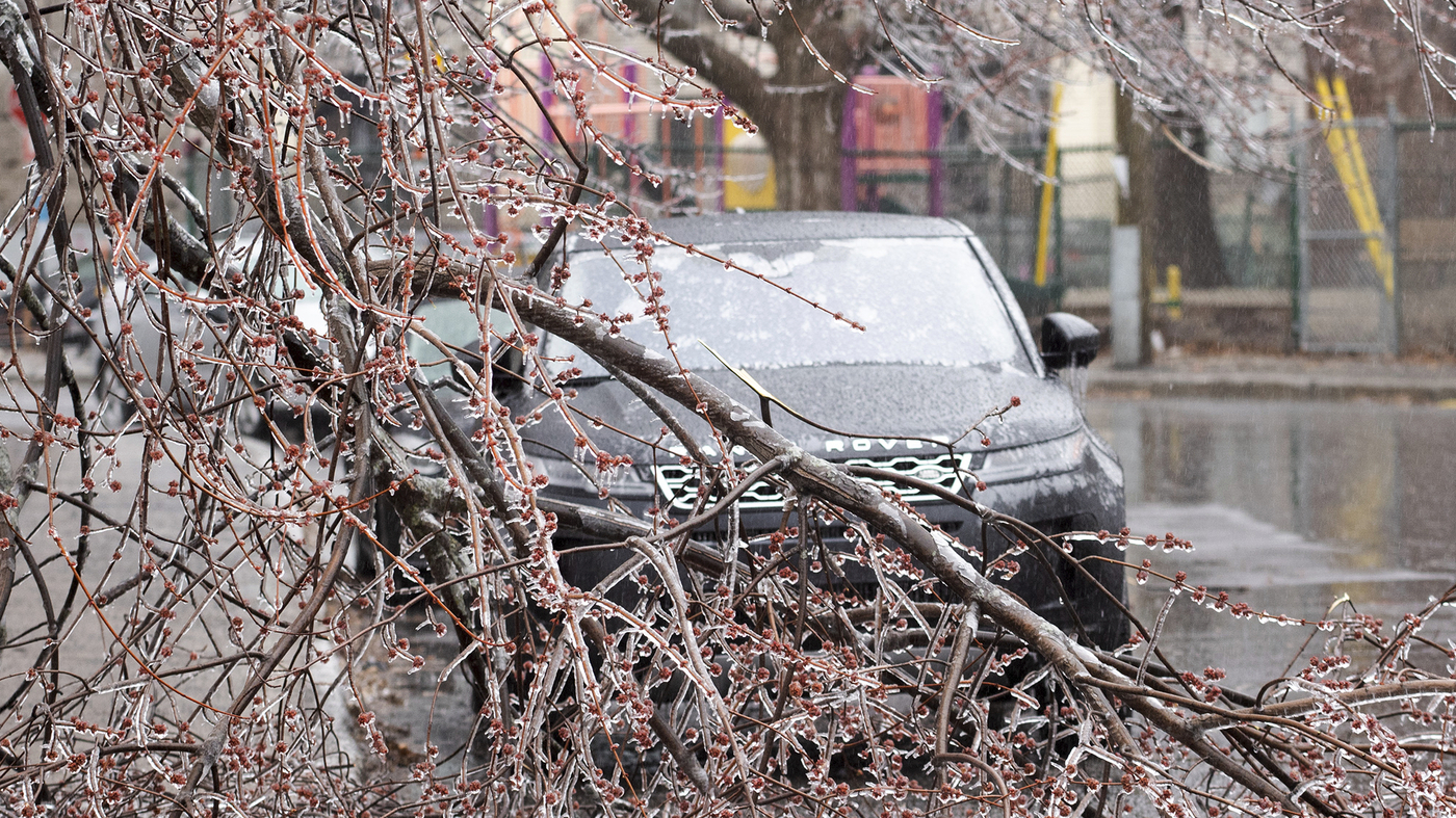 Freezing rain causes widespread power outages in Ontario and Quebec, affecting over a million people.