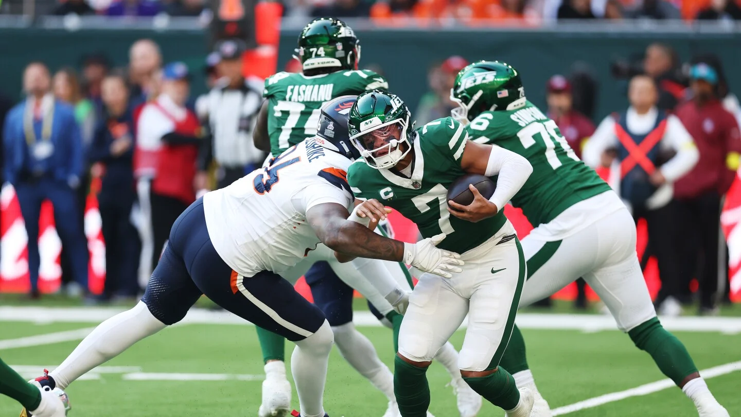 Broncos edge Jets 13-11 in London Thriller