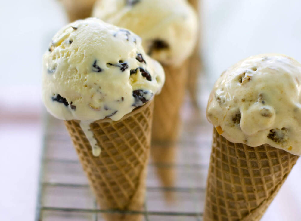 "Unlocking the Health Benefits of Dairy and Plant-Based Yogurts"