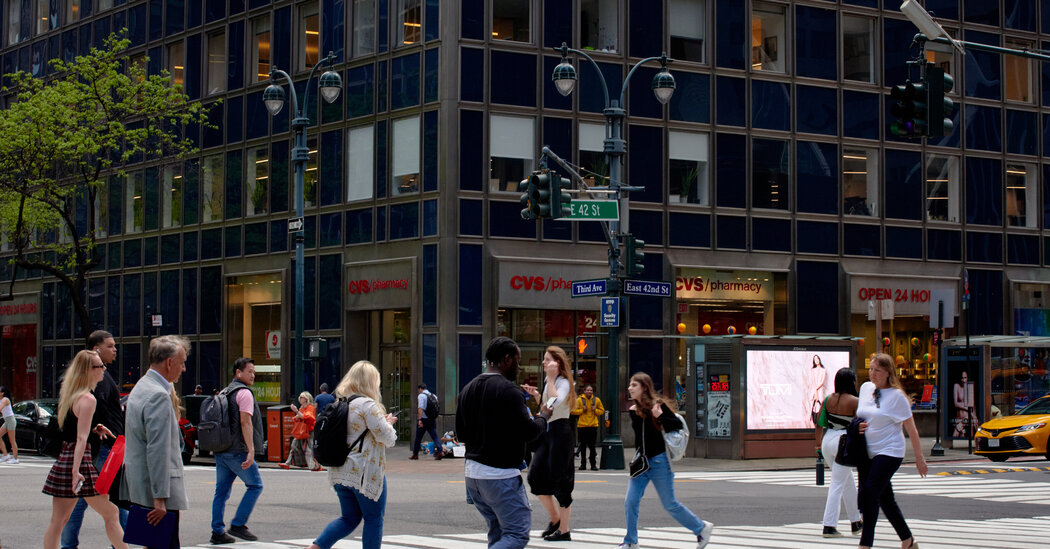 US Q1 GDP Growth Revised Down to 1.3% Amid Slower Consumer Spending