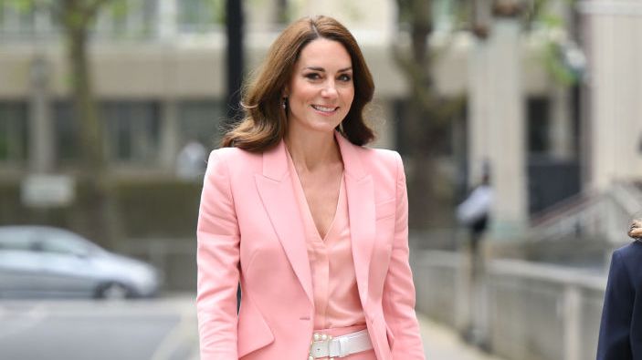"Kate Middleton Radiates Health and Happiness During Public Shop Visit with Prince William"