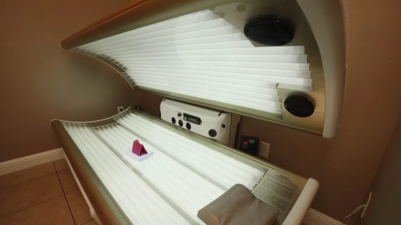 Featured image for Tanning Beds Significantly Increase Melanoma Risk and Accelerate Skin Aging