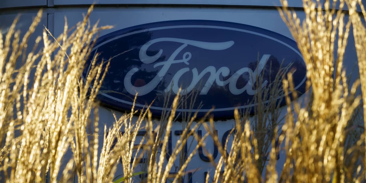 Featured image for "Ford's Bond Buying Spurred by Tightening Spreads Amid EV Strategy Shift"