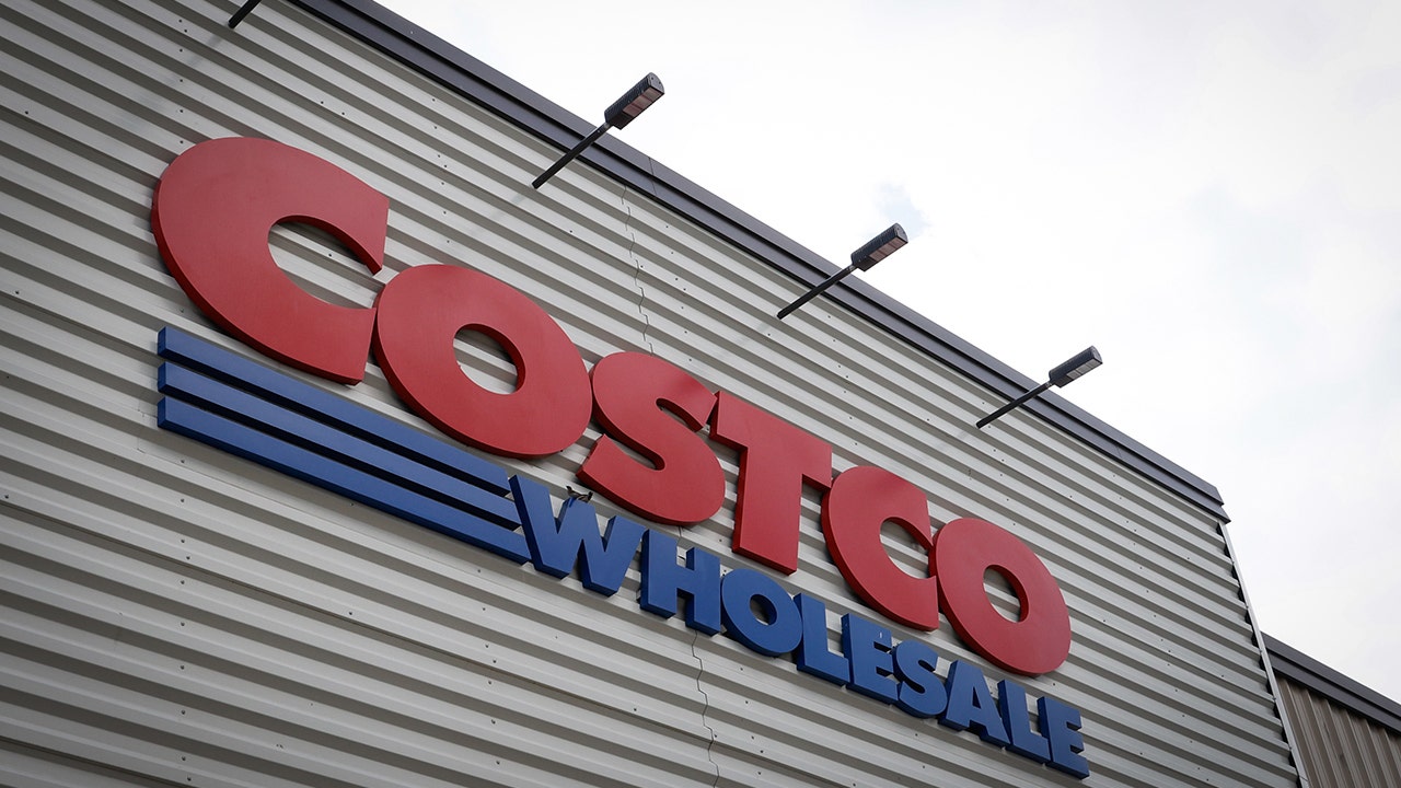 "Costco's CFO Richard Galanti Retires After 40 Years"