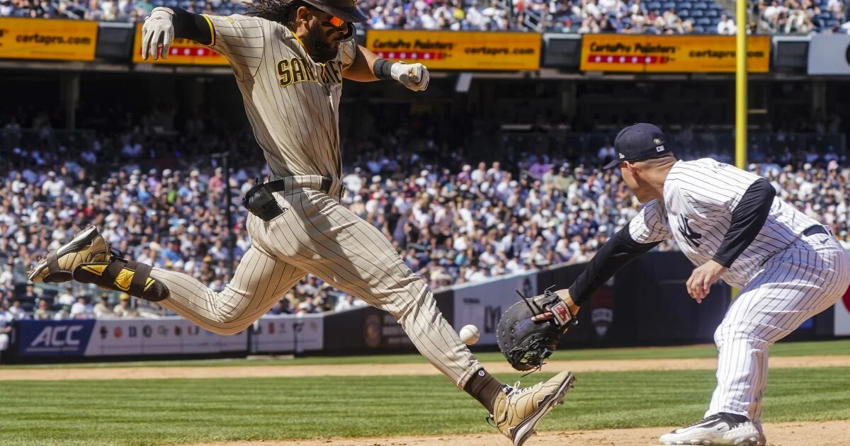 Yankees secure walk-off victory against Padres in extra innings.