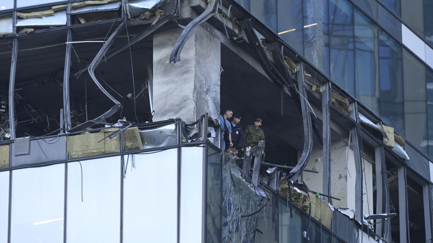 Featured image for "Ukrainian Drone Attack Injures 1 and Temporarily Closes Moscow Airport"